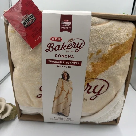 NEW! HEB Bakery Concha W/HEB PIN Blanket w/Hood | Plush Sherpa Lining | 90"x60" - Picture 1 of 6